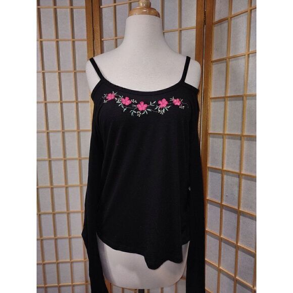 FloraâLgâCold ShoulderâEmbroideredâTop - Picture 1 of 16